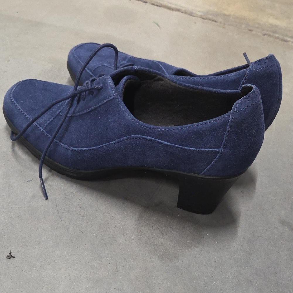 Brand New Clarks Women's Navy Suede Lace-Up Low Heel Oxfords